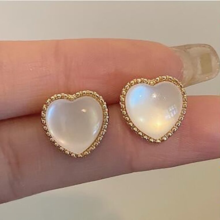 Korean White Heart Monalisa Stones Studs | Aesthetic Viral Jewellery