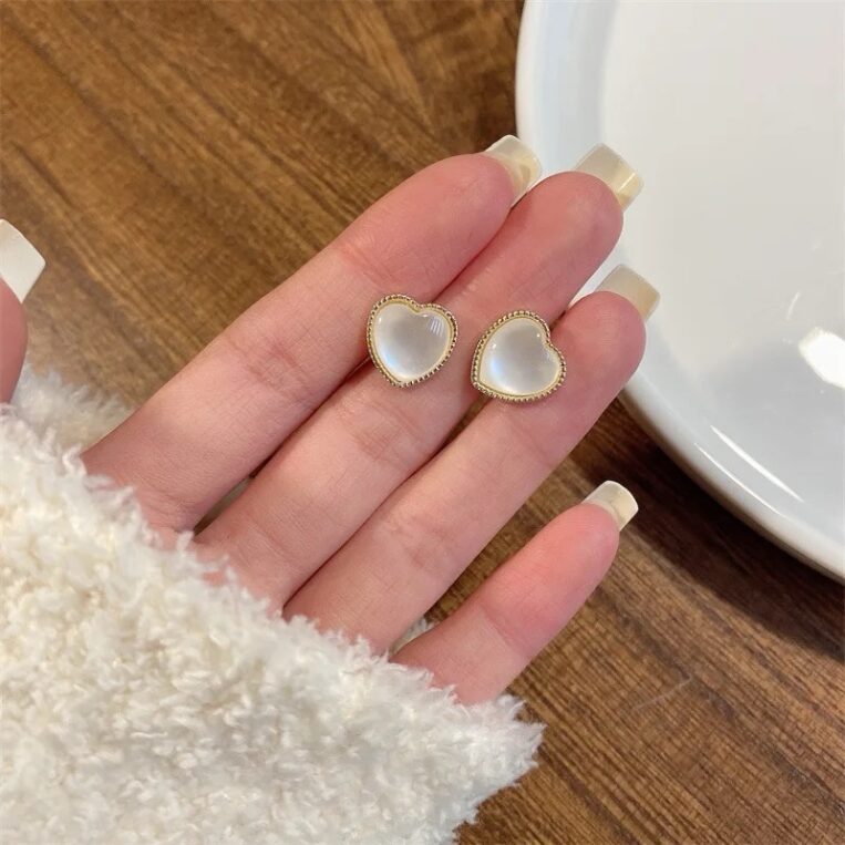 Korean White Heart Monalisa Stones Studs | Aesthetic Viral Jewellery - Image 3